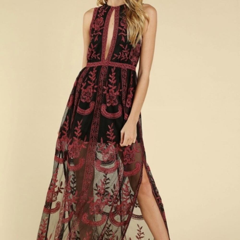 Honey punch Lace embroidered maxi halter sheer overlay dress NEW Small - Picture 3 of 12